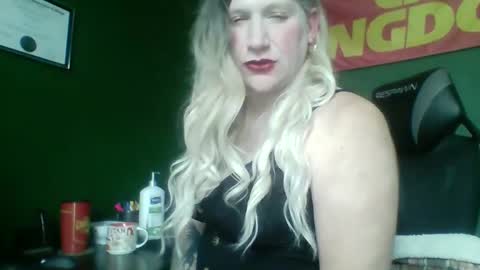 Snapshot of thenickshow chatting on February 2025 08:29:02 PM Nikki CD online show from February 2025 08:29:02 PM