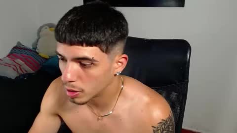 Snapshot of theo_levis chatting on March 2026 08:30:01 PM theo_levis online show from March 2026 08:30:01 PM