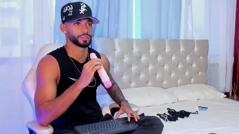 Snapshot of theo_sky1 chatting on September 2025 08:20:02 PM Theo Sky online show from September 2025 08:20:02 PM
