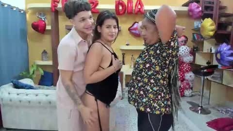 Sophia Vanessa and The Pepe online show from February 2025 04:23:02 PM