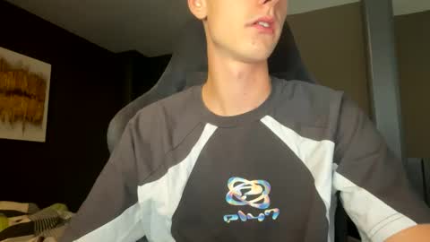 Snapshot of theothede19cm chatting on October 2025 01:55:02 PM theothede19cm online show from October 2025 01:55:02 PM