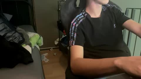 Snapshot of theothede19cm chatting on October 2025 01:47:02 PM theothede19cm online show from October 2025 01:47:02 PM