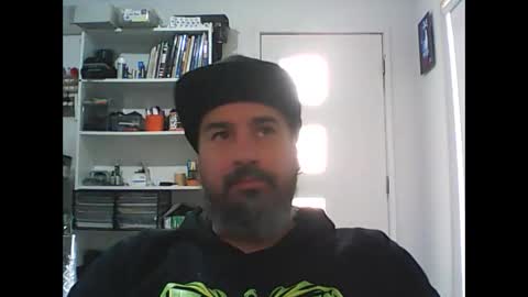 Snapshot of theozbeardguy chatting on May 2026 01:03:01 AM aussiebeard online show from May 2026 01:03:01 AM