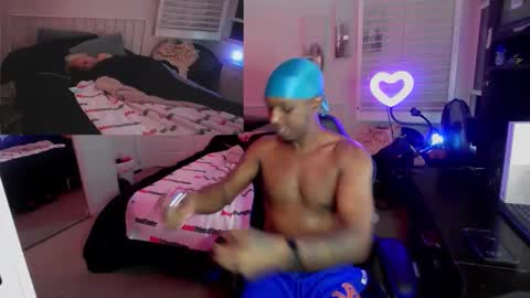 Snapshot of thepluglove chatting on November 2025 10:41:02 AM The Plug Love Friends online show from November 2025 10:41:02 AM