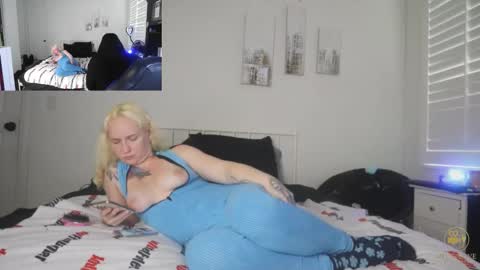 Snapshot of thepluglove chatting on November 2025 07:57:01 PM The Plug Love Friends online show from November 2025 07:57:01 PM