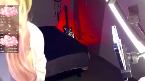 Sara online show from November 2025 05:17:02 PM