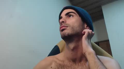 Santiago Enrique online show from October 2025 06:21:01 AM