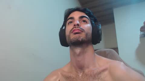 Santiago Enrique online show from November 2025 02:10:01 AM