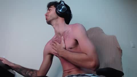 Snapshot of therazhanen chatting on February 2026 05:05:02 AM Santiago Enrique online show from February 2026 05:05:02 AM