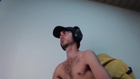 Snapshot of therazhanen chatting on March 2026 04:29:04 AM Santiago Enrique online show from March 2026 04:29:04 AM