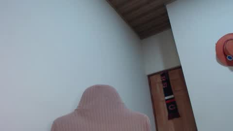 Snapshot of therazhanen chatting on March 2026 04:37:01 AM Santiago Enrique online show from March 2026 04:37:01 AM