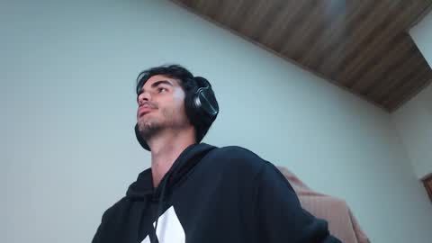 Snapshot of therazhanen chatting on April 2026 05:36:02 AM Santiago Enrique online show from April 2026 05:36:02 AM