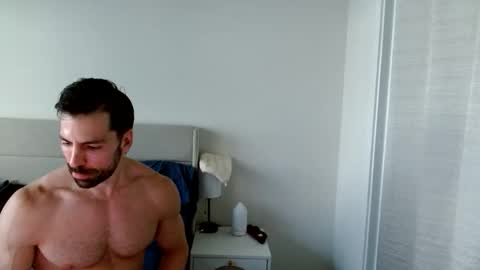 Snapshot of therealkingyoshi chatting on November 2025 10:07:02 PM Yoshi online show from November 2025 10:07:02 PM