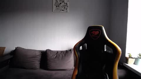 Nick   online show from October 2025 07:52:01 AM