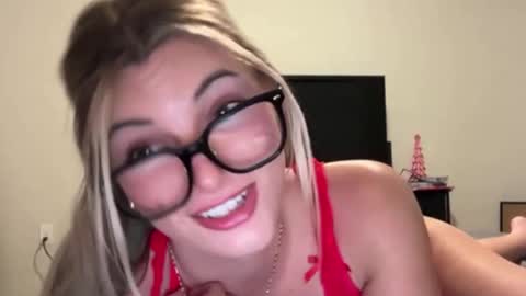 Snapshot of therosiecheeks chatting on December 2025 10:51:03 PM therosiecheeks online show from December 2025 10:51:03 PM