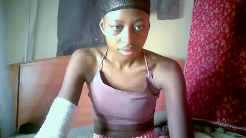 Snapshot of therry_heart chatting on April 2026 03:17:02 AM hearty online show from April 2026 03:17:02 AM