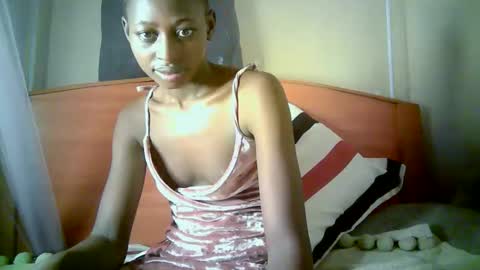 Snapshot of therry_heart chatting on April 2026 03:33:02 AM hearty online show from April 2026 03:33:02 AM