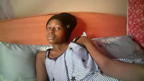 Snapshot of therry_heart chatting on April 2026 04:08:02 AM hearty online show from April 2026 04:08:02 AM