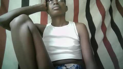 Snapshot of therry_heart chatting on April 2026 01:13:02 PM hearty online show from April 2026 01:13:02 PM