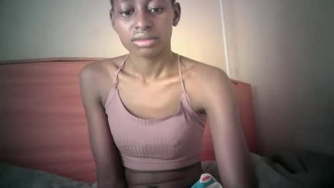 Snapshot of therry_heart chatting on April 2026 03:42:01 AM hearty online show from April 2026 03:42:01 AM