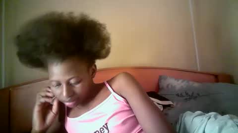 Snapshot of therry_heart chatting on April 2026 04:27:01 AM hearty online show from April 2026 04:27:01 AM