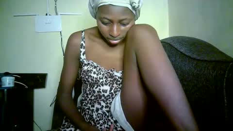 Snapshot of therry_heart chatting on May 2026 04:19:02 AM hearty online show from May 2026 04:19:02 AM