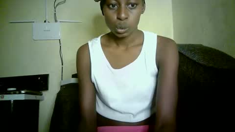 Snapshot of therry_heart chatting on May 2026 06:18:02 AM hearty online show from May 2026 06:18:02 AM