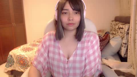 Snapshot of thetalkingbutt chatting on February 2025 05:37:01 AM Mai online show from February 2025 05:37:01 AM