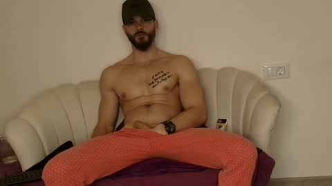 Snapshot of thetop200 chatting on February 2026 05:58:01 PM TheTop online show from February 2026 05:58:01 PM