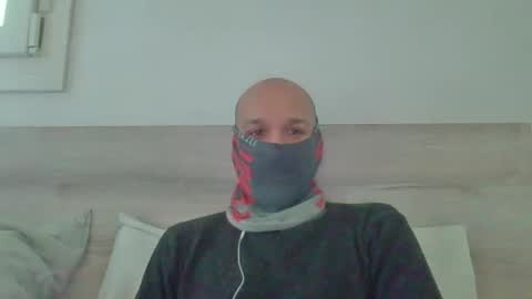 Snapshot of thetubedscarfguy chatting on December 2024 09:25:02 AM Scarf guy online show from December 2024 09:25:02 AM