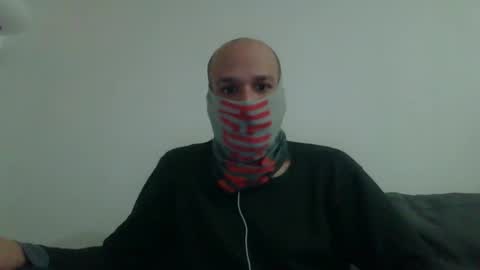 Snapshot of thetubedscarfguy chatting on January 2025 05:50:01 PM Scarf guy online show from January 2025 05:50:01 PM