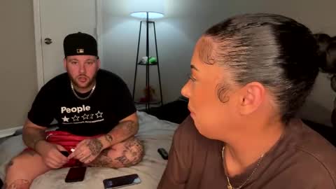 Snapshot of theviberoom chatting on November 2025 02:00:01 AM The Vibe Room online show from November 2025 02:00:01 AM