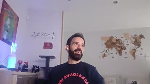 thewitcher69_ online show from May 2026 09:33:02 PM