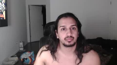 Snapshot of theworldisavampire09 chatting on May 2026 01:43:02 AM Vampiro online show from May 2026 01:43:02 AM