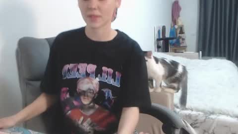 theysaidimcute online show from April 2026 09:06:01 PM