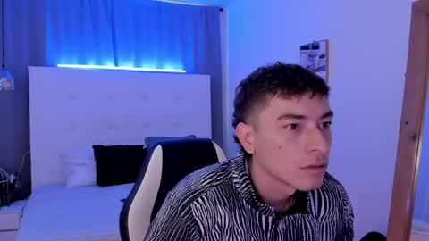 Snapshot of thiago_2003_ chatting on April 2026 12:09:02 PM Thiago online show from April 2026 12:09:02 PM