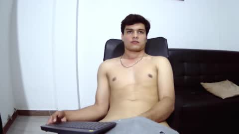 Snapshot of thiago__diaz chatting on February 2025 11:46:02 PM Thiago Diaz online show from February 2025 11:46:02 PM
