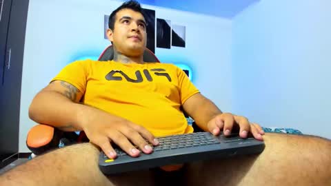 Snapshot of thiago_cp01 chatting on January 2026 05:45:01 AM Thiago online show from January 2026 05:45:01 AM