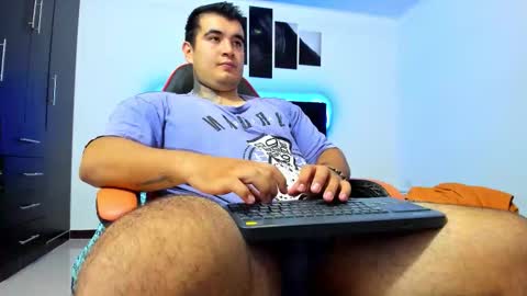 Snapshot of thiago_cp01 chatting on January 2026 04:27:01 AM Thiago online show from January 2026 04:27:01 AM