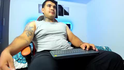 Snapshot of thiago_cp01 chatting on February 2026 05:01:02 AM Thiago online show from February 2026 05:01:02 AM