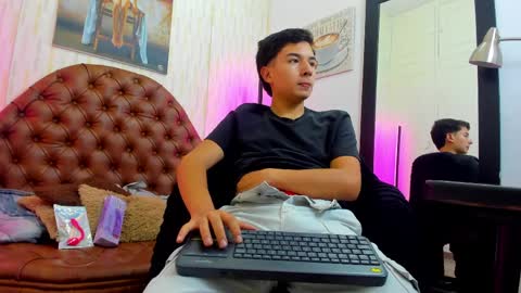 Thiago Cruz online show from March 2026 01:11:02 PM