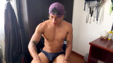 thiago_happy online show from May 2026 07:00:01 PM