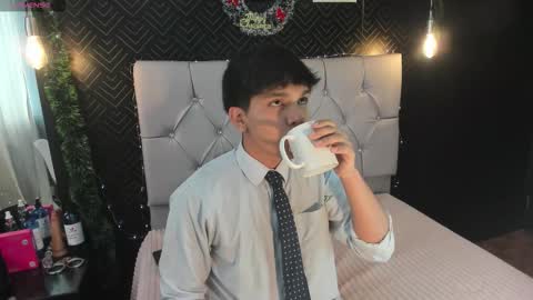 Snapshot of thiago_kozak chatting on November 2025 01:00:02 PM thiago online show from November 2025 01:00:02 PM