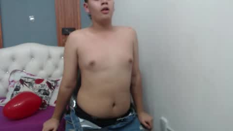 thiago_saenzz online show from February 2026 06:37:02 PM