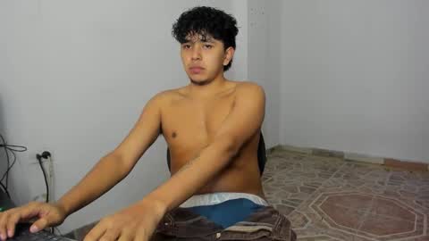 Snapshot of thiago_wc chatting on November 2025 03:26:02 PM Thiago online show from November 2025 03:26:02 PM