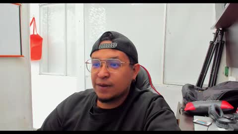 thiagofatwood online show from November 2025 03:06:02 PM