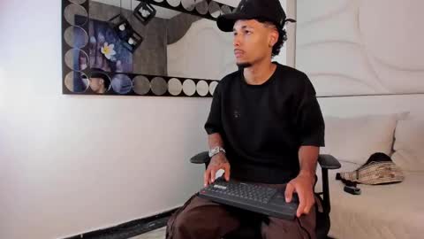 ThiagoFerreti online show from October 2025 03:36:01 AM