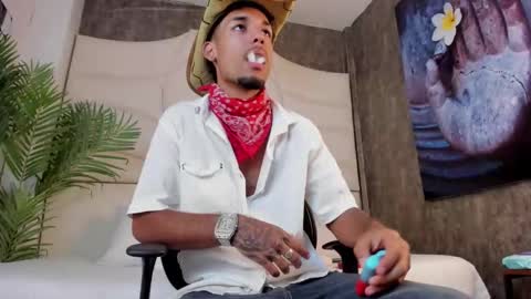 ThiagoFerreti online show from October 2025 07:27:02 PM