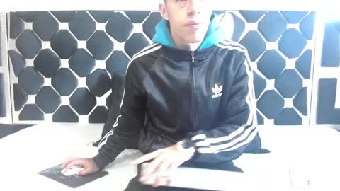 Thiago   online show from February 2025 12:21:02 PM