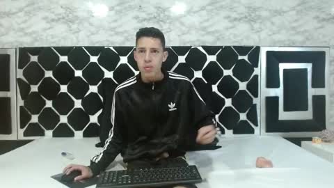 Thiago   online show from February 2025 09:26:02 PM